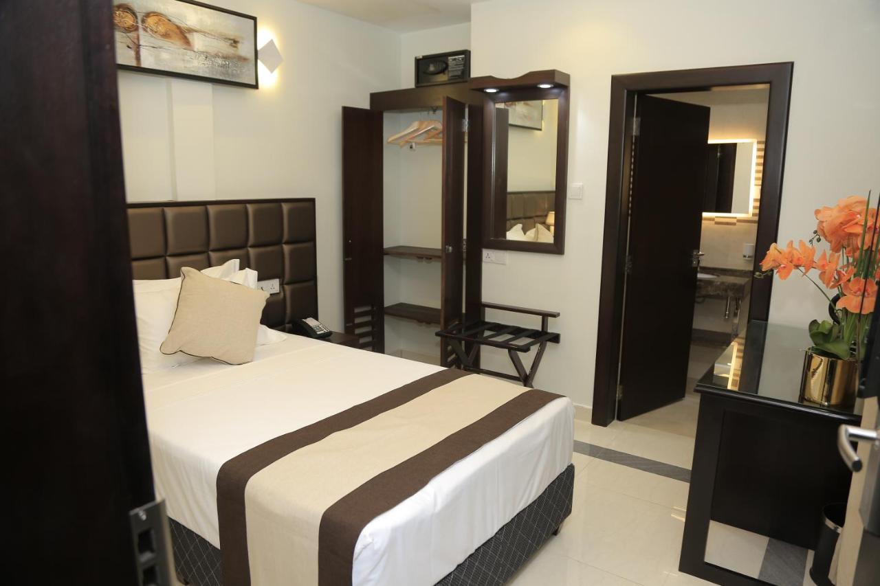 Viveka Hotel Colombo Kalubowila West Bagian luar foto